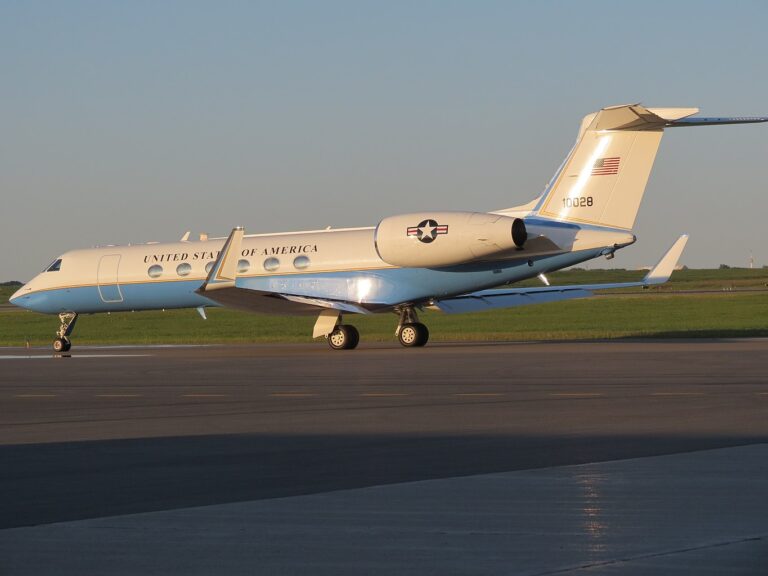 Now Kristi Noem Wants A New Jet, Too 6