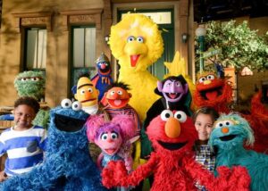 Trump Signs Executive Order Cutting Funds to PBS and NPR 25