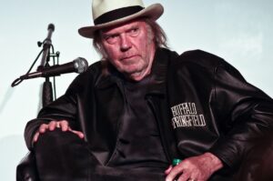 Neil Young Sends Trump An FU Over Springsteen Attacks 5