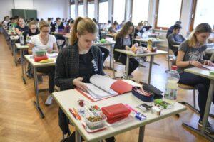 Thousands of UK University Students Caught Using AI to Cheat 23
