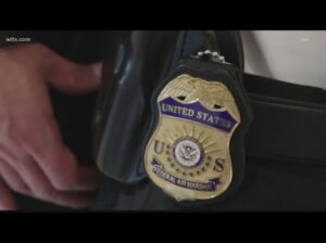 U.S. Air Marshals Now Serve Food, Check For Lice On ICE Flights 6